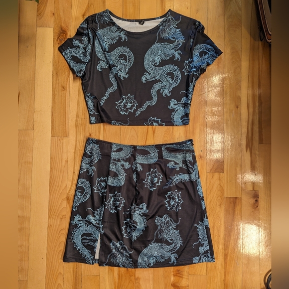 2/$10 Matching set dragon skirt and matching shirt - Picture 1 of 1